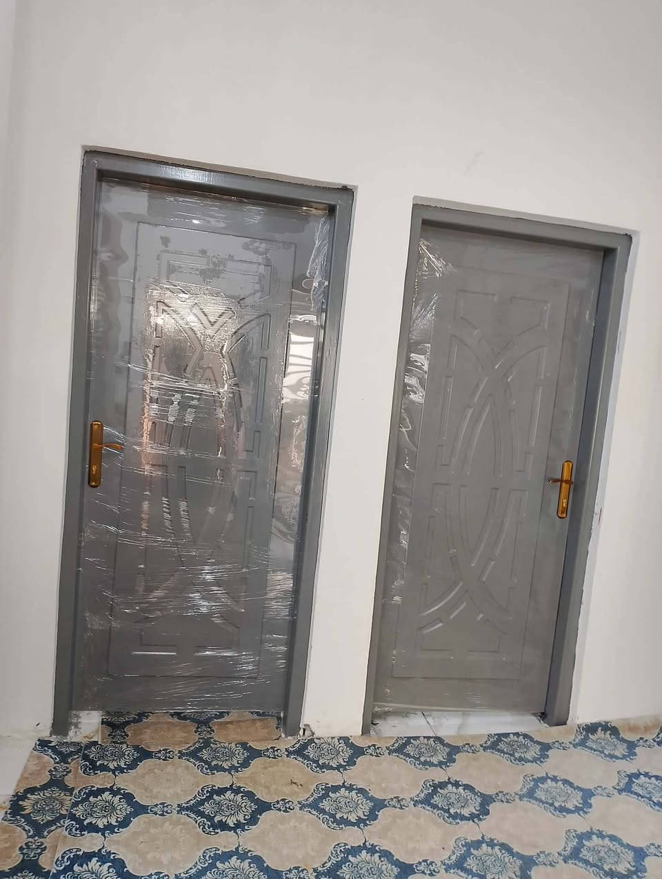 بيت للبيع المساحه 100 متر يتكون من غرفتين وديوانيه وهول مناور 2 مطبخ السقف كونكريت مسلح وسقف ثانوي طابو زراعي أبو الخصيب منطقة محيله منطقة العاكوليه (( سعره 65 بي مجال


**إذا كنت صاحب هذا الإعلان وتريد حذفه لأي سبب، رجاءا أرسل رسالة إلى الدعم الفني**