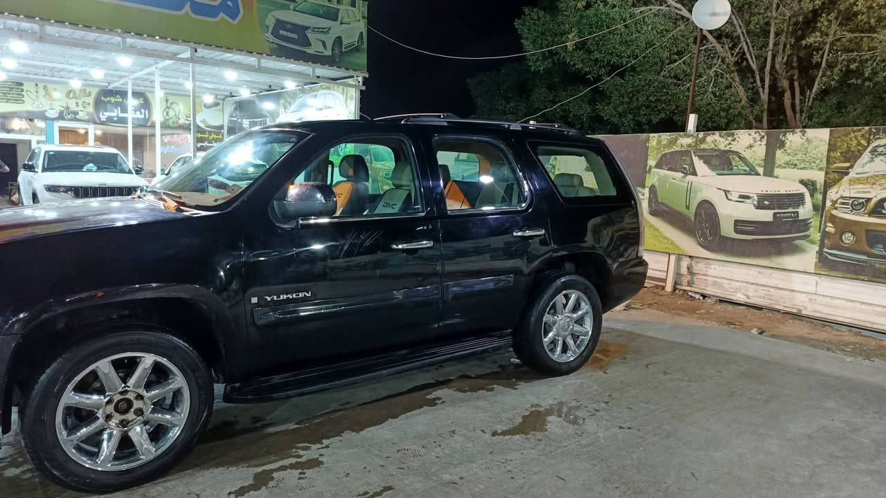 جمسي يوكن
موديل 2009 فول ماعده الفتحه
7راكب
 تحكم ستيرن
بكليت طويل
شاشه اماميه وثنين خلفيه
اشاره بالمري
كشنات جلد
كامره بالمرايه

رقم سليمانيه تريد تحويل تريد وكاله
***********
