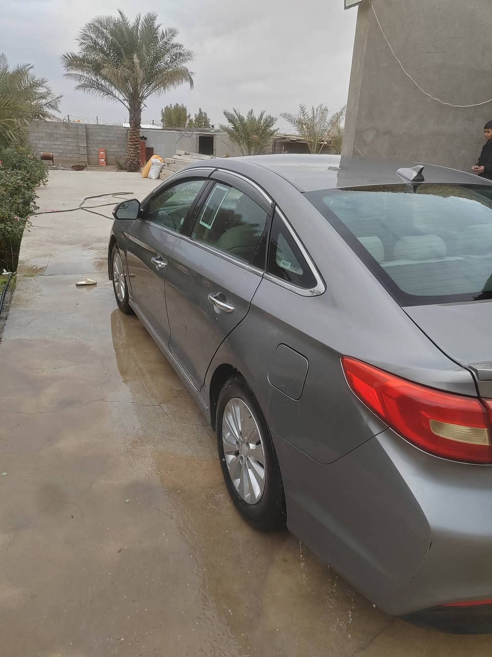 السلام عليكم. سوناتا ١٧ رقم بغداد بأسمي. السيارة هايبرد داخلة بانزين كير مكينة ضفيرة مبدلات مكفولة من الشرعيات تحويل مباشر سعر ١١٠ وبيهة مجال.. الشراي يجي خاص يرحم والديكم الميشتري لا يتعبني. سبب البيع علمود الطبيب والدين مكاني كوت.
***********
