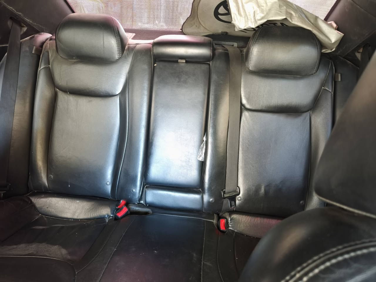 اوباما موديل 2013 كندي حادث بالعراق مبدل بونيد و مدگر ايمن و باب ايمن مال تفصيخ. 
تبريد تدفئة شغال. 
بانوراما و هيتر بالمرايا الجانبية. 
حساس ضغط الاطارات كلهن شغالات. 
تشغيل عن بعد. 
شاشة محدث SRT
تدفئة بالكشنات الامامي. 
رقم اربيل الجديد انگليزي. 
مبدل حدادية كاملة حتى فلنجات و دبلات و عربانة خلفية. طخم تاير جديد. بطارية جديدة. 
سيرفس لغرفة الاحتراق و بلكات شامبيون اصلي. 
تغيير الزيت كل 5 الاف كيلو متر وكالة و الماء راديتر امريكي اصلي، 
محرك  3600 و گير ما مفتوح برغي. 
السعر $17500، شدة و 75 ورقة و بيها مجال.
***********
مكان السيارة البصرة الزبير
