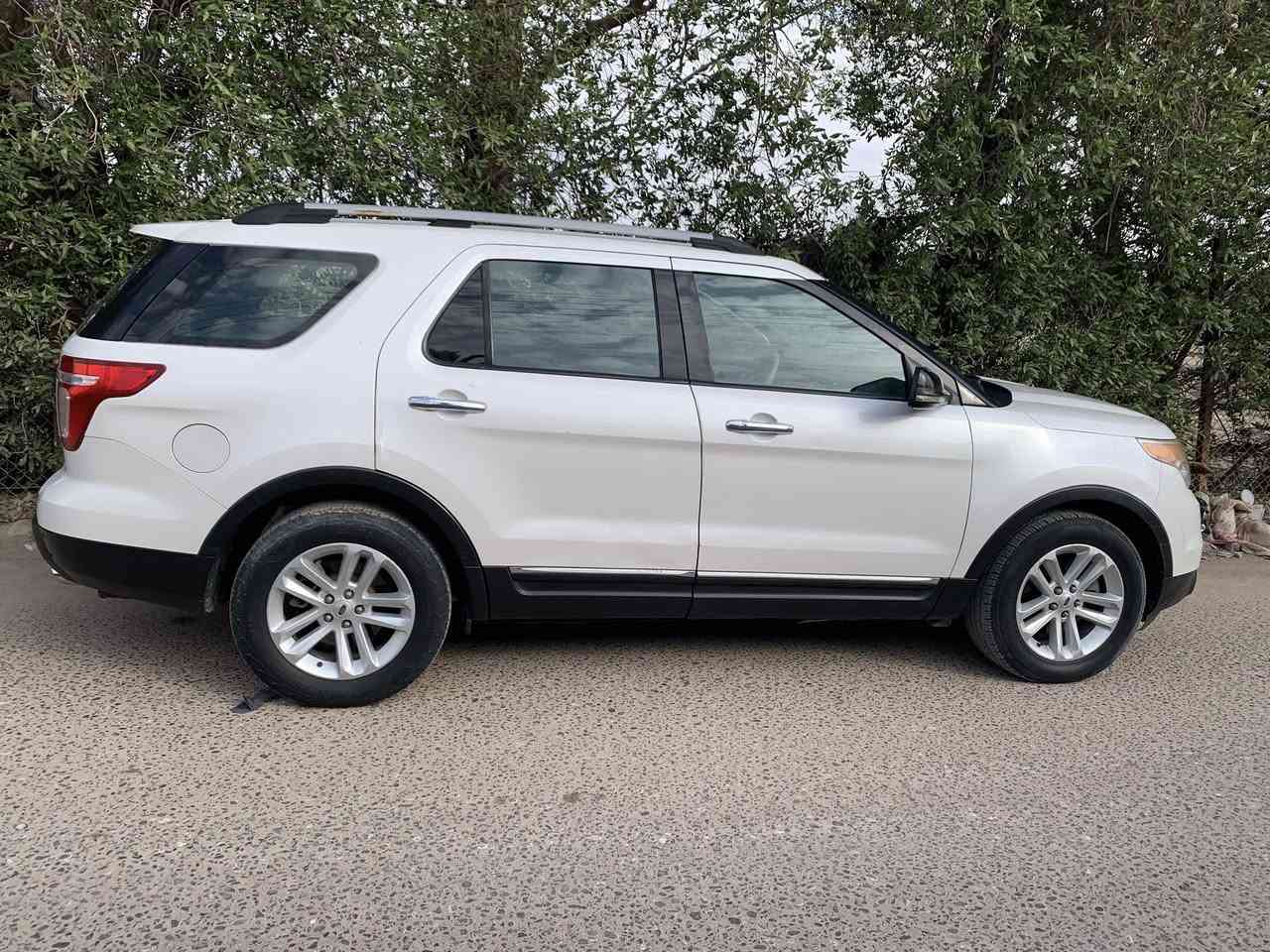 السلام عليكم…

الطراز: Ford Explorer 
المديل:2012
الموصفات: XLT 
انارة الأمامية LED بكامل انارة ترحيب أشاير ￼بالمري ثلاثة قطع تبريد رمز سري سبع راكب تبريد￼ تدفئة محرك 3.5 V6 المرغوب كير مكفولات تخم تاير جديد سنوية ما ساقطة وبسمي 
‏وارد أمريكي : تقرير غرق مياه امطار للدوسة
مكان : بصرة
رقم: ***********
السعر: خاص￼
