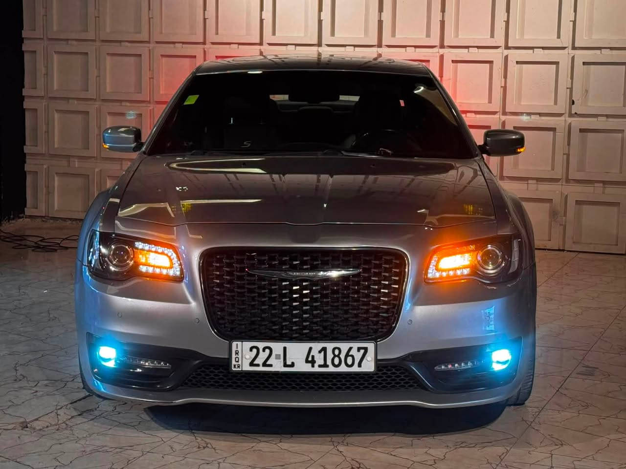 كرايسلر. فئهs
2018 خليجي. للبيع او مراوس مع Bm530,540 

خليجي كفاله عامه 
فول مواصفات 
بجم عريض 
حساس امامي خلفي 
رادار جانبي 
 كلاصات تدفئه تبريد 
برده خلفيه 
كشنات جلد تدفئه تبريد 
كامره خلفيه 
بنوراما 
 السياره ماشيه ٦٠ الف ميل 
كفاله عامه 
مكان السياره بغداد السيديه 
***********
