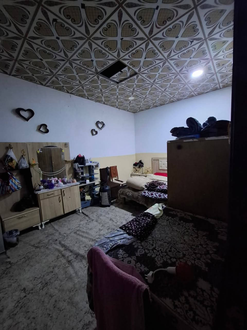 🏠  دار للبيع   طابو  
   👈 مساحه  ١١٠  متر  
  واجه ٦  ×  ٢٠  نزال طابق واحد  درج خارجي
يحتوي  ع  استقبال  مطبخ هول 
غرفه نوم  صحيات  داخلي  وخارجي 
بناء  نضيف   ارضيه  صب 
موقع  في  حي  النداء  قرب 
مدرسه  الفرات   خدمات كامله 

  >>  السعر   ٦٤  مليون    <<

       مكتب القمه  للعقار 
            ***********  📞
