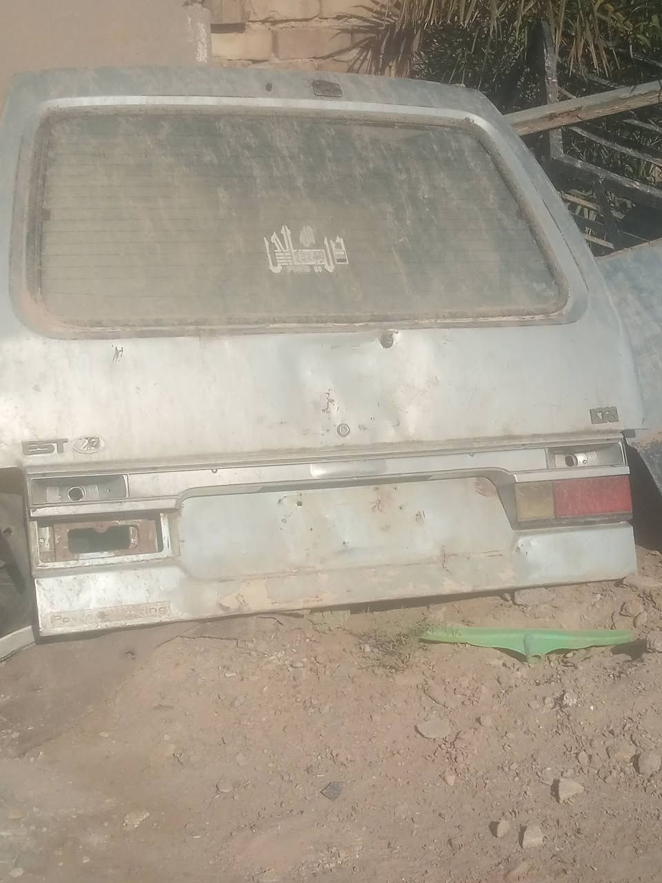 للبيع جنطة وباب سلايت وتانكي كاز للبيع ***********
