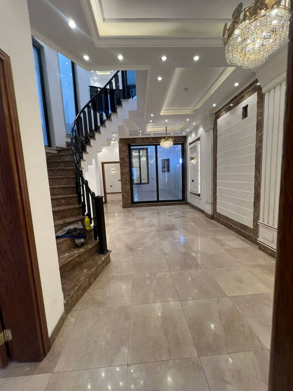 للبيع دار سكن بناء حديث درجة اولى 🏦
المساحة 200م 📏 واجهة 6.66 * نزال 30
📍 زيونة محلة 710
يحتوي على 4 غرف نوم واستقبال وحولي ومطبخ ومنور وخدمات

لمزيد من الاستفسارات الاتصال على الرقم الآتي:
☎️ *********** / شركة الجوهرة 💎
او زيارة موقع الشركة الكائن في:
📍 زيونة - محلة 710 - شارع القاعة الملكية - مقابل جسر الأمانة

🔍الشركة مجازة رسمياً من غرفة تجارة بغداد - إستثمر بأمان 🔎
📝 نستقبل كافة طلباتكم وعروضكم وعلى مدار الساعة ⏱️
"اتصل بالجوهرة والي تريده تبشره"💎
