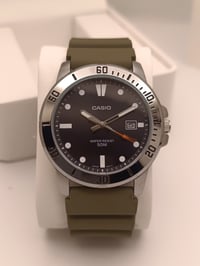 ساعة أصلية • وكالة • غير مستخدمة