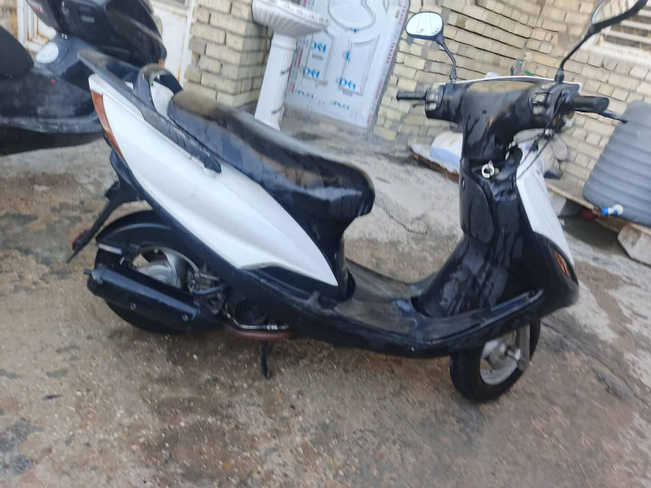 سلام وعليكم ماكس ثعلب للبيع زوج تايرات جدد لايت عالي ناصي اشاير يمنه يسره دبل اشاره شغاله من الطول للطول نقص بس باتري مرات يشتغل مرات لا المكان بغداد محموديه *********** الرقم بي واتساب متواجد فيس@
