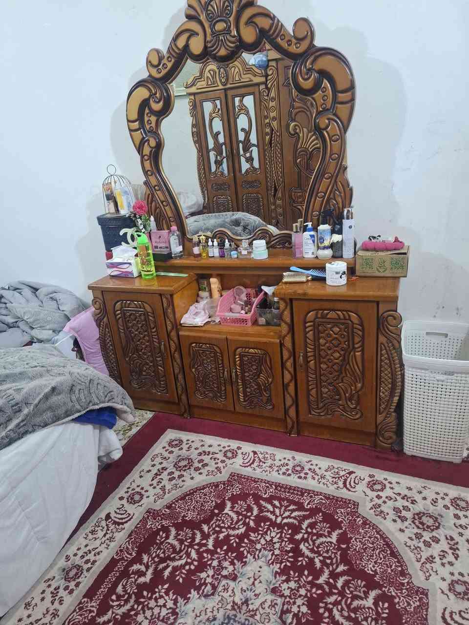 السلام عليكم قرفه خشاب الناصريه السكان الصناعي بسعر ٨٠٠ رقم ***********
