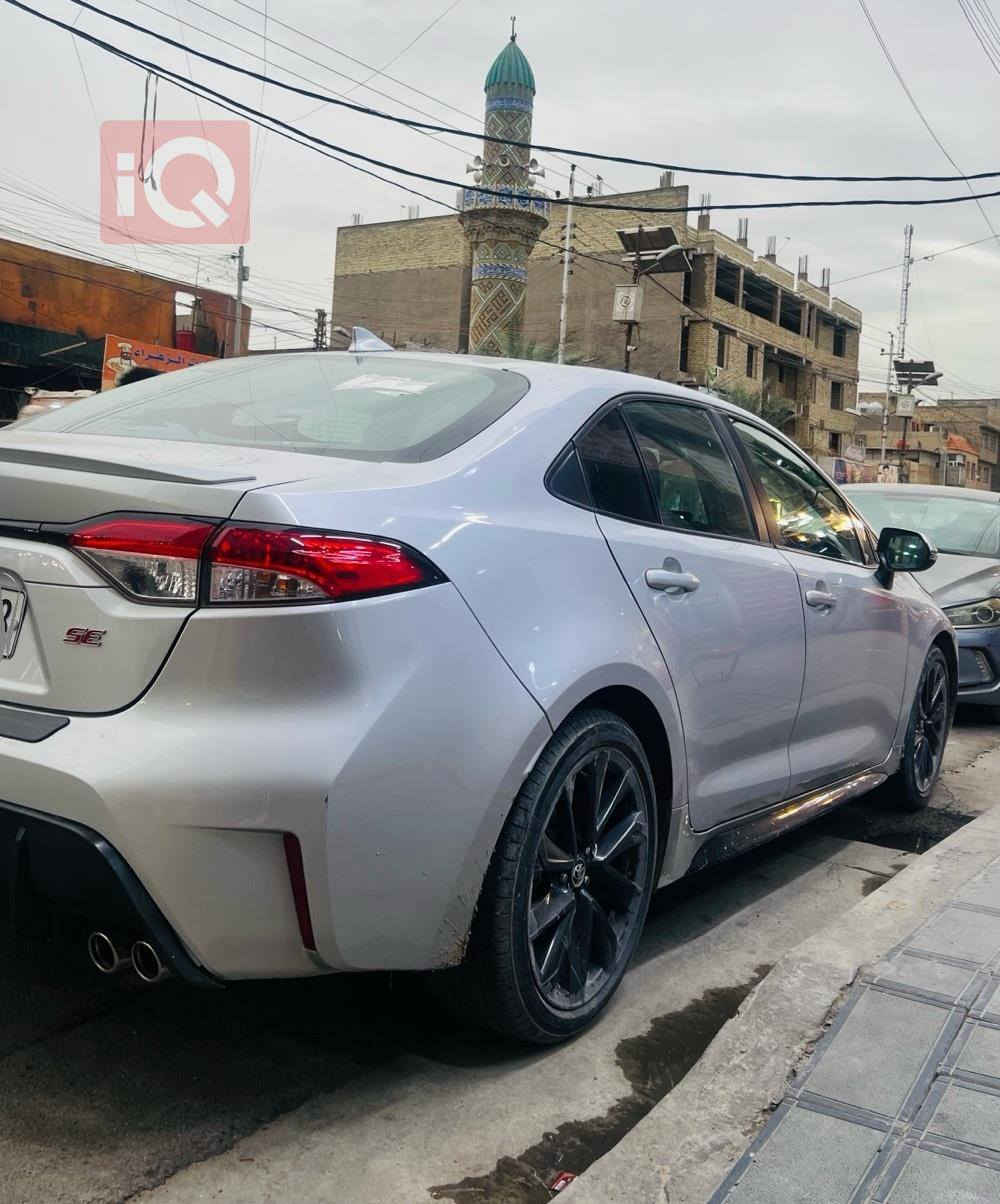 كورلا 2023 SE بانزين وراد امريكي..... السعر (132)
سياره حلوه و جاهزه من كلشي شغل و تطلع ماشيه ٢٢ الف 
محرك 2000 لون سلفر باسمي سياره
سياره ضررها فقط ربع البنيد مصبوغ و بيها طخه بطرف شاصي
مكاني بغداد 
رقمي للتواصل ***********
