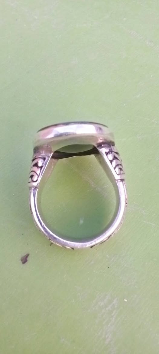 يماني خشن مخطوط صياغة يدويه ثقيله وزن 23 غرام سعر 100يوجد توصيل ***********
