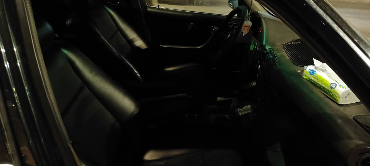 مكلف بالنشر BMW E34 525  مسكر عدل رقم بصره وراعيها بالبصره  غرفه جلد - سلايت - مكينه كير حداده كلهه جاهزه وتجي وتشوف و بالخدمه رقم راعيه  ***********  السعر 45 وبيهه مجال ...للعلم  الدعاميه الخلفيه موجوده
