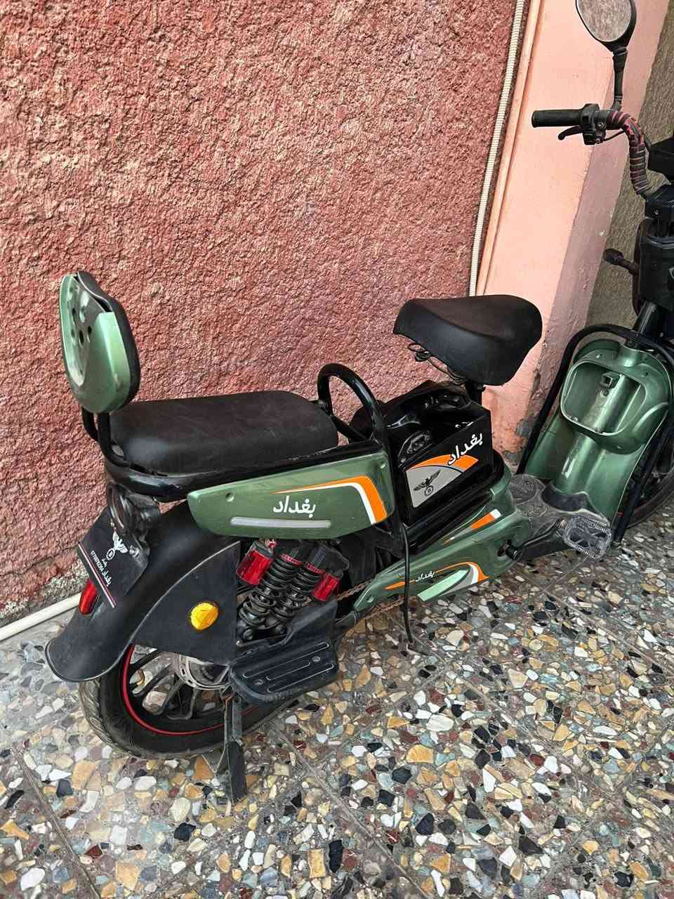 السلام عليكم دراجة شحن الدراجة جديدة استعمال قليل السعر 400وبيهة مجال مكاني الشعب قرب سنتر حيئور رقمي***********
