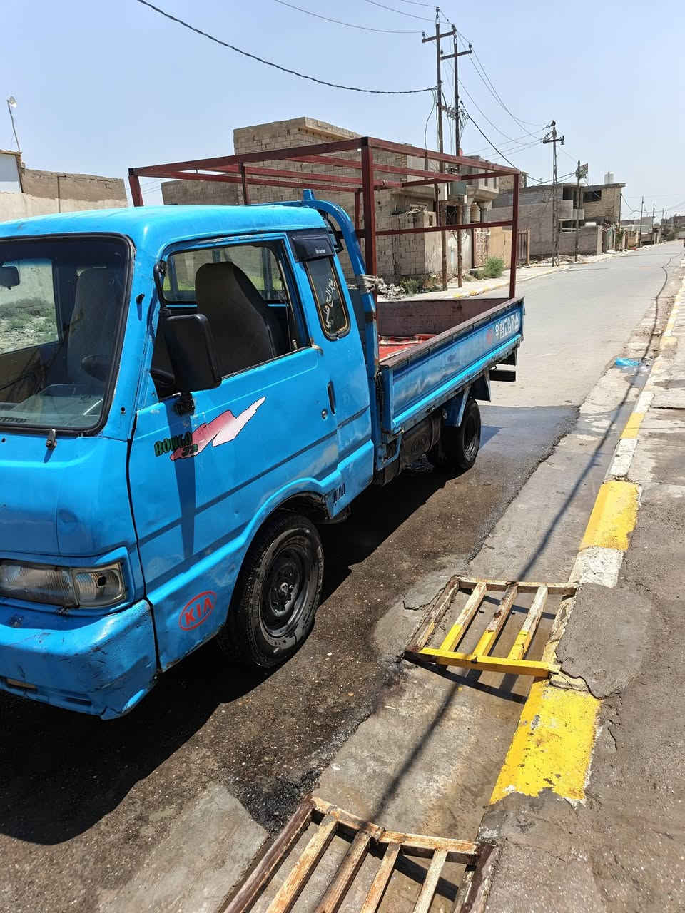 كيا بنكو للبيع 
موديل٩٦
رقم بغداد نكليزي
سياره مكفولة محرك كير وشاصي فطر إصبع ملحوم

47ورقه بيها مجال حك الجيه
واسط الصويرة 
للتواصل•***********
