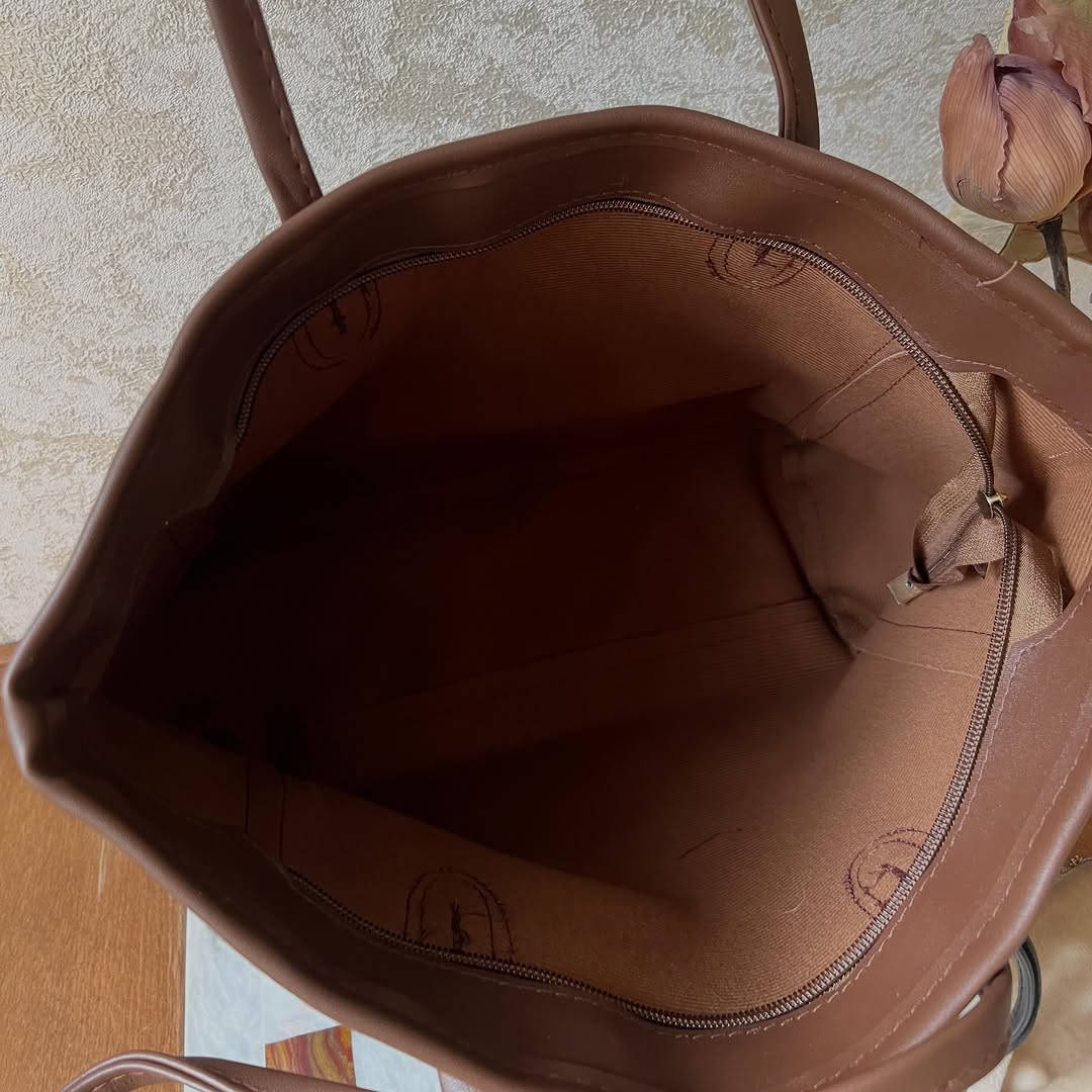 حقيبة جلد لطيفة🐝💐
السعر :10 الف 🌸
القياسات :27*37 cm 🩷


**إذا كنت صاحب هذا الإعلان وتريد حذفه لأي سبب، رجاءا أرسل رسالة إلى الدعم الفني**