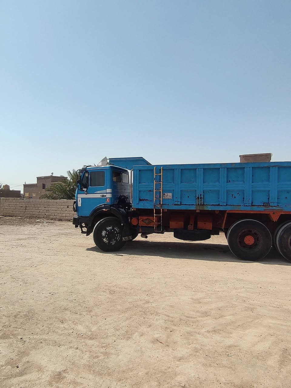 سياره للبيع موديل 75محرك 28مجموعه جي اف كير 190 شاصي مكفول مسجله قاطره ونصف مقطوره سياره جاهزه العمل 
***********
