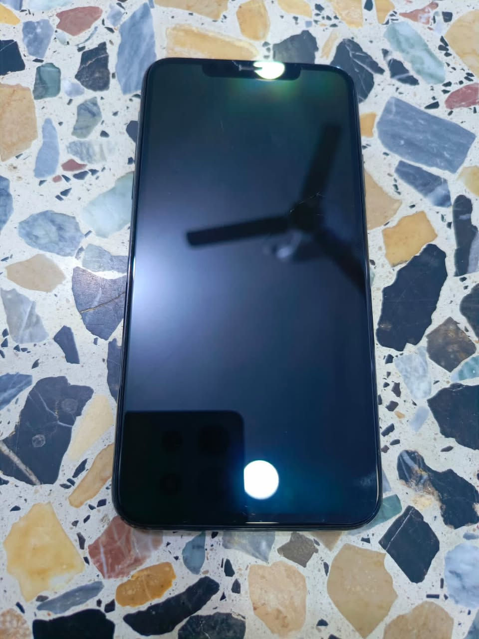 السلام عليكم ايفون 11 برو ماكس ذاكره 256 ماستر كارتونه مع شاحنه جهاز كلش نضيف فقط اكو خدش بل كلاس مامبين ابد سعره 325 الف بي مجال مكاني بغداد جسر ديالى رقمي ***********
