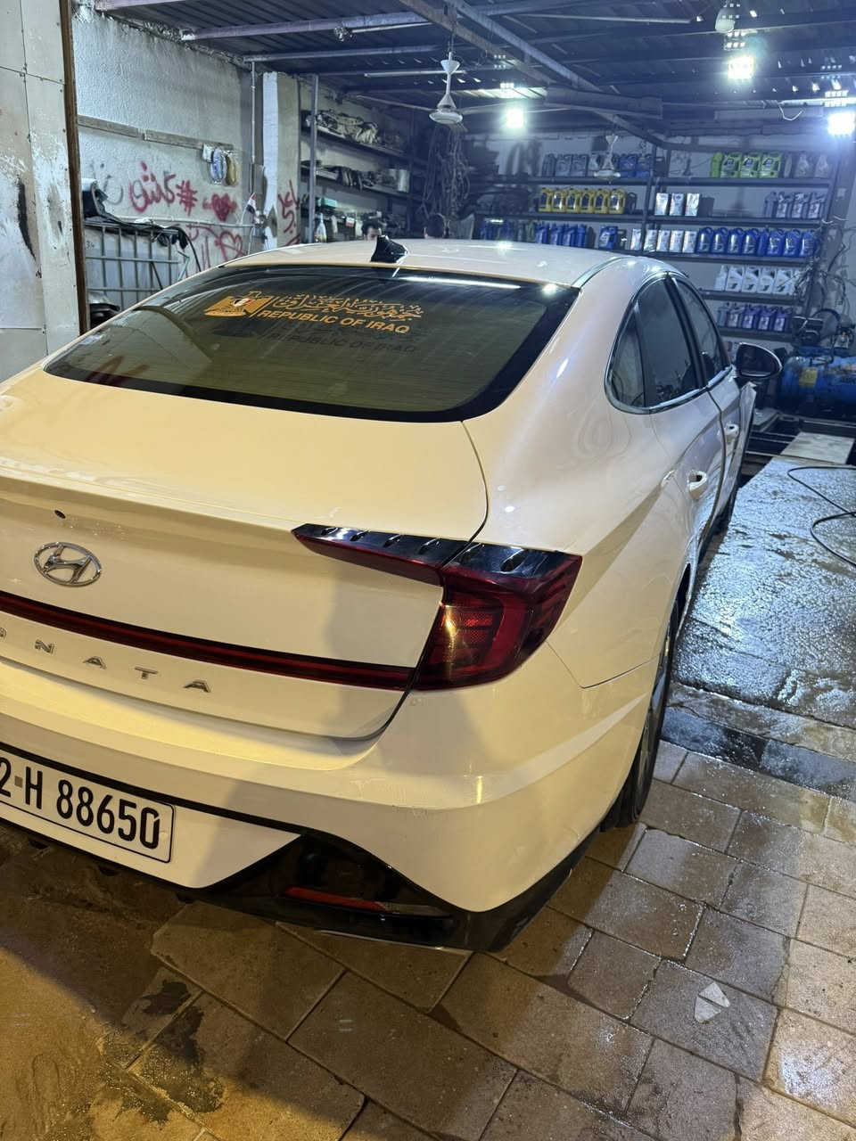 السلام عليكم 
للبيع سوناتا وارد امريكي مديل 2022
حادث جاملغ خلفي جهه السايق 
مواصفاتها
قياده ذاتيه 
تحديد مسار 
مثبت سرعه 
مانع انزلاق 
رادار امامي خلفي جانبي 
شاشه كار بلي 
كامرا خلفيه 
كشن السايق كهربايي  
ماشيه 92 
السعر 177 وبيه مجال قليل  
للتواصل ***********
