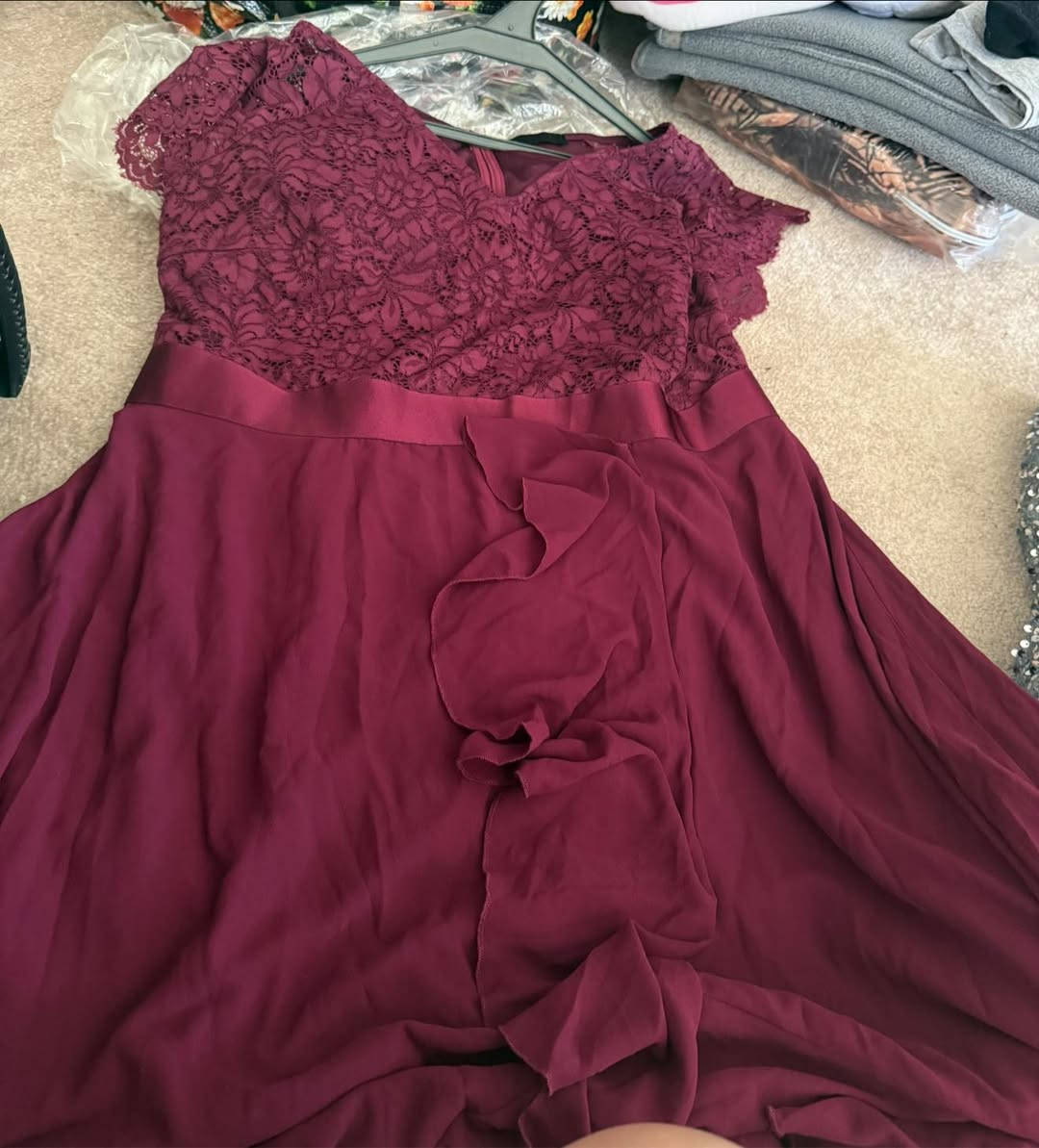 مرحبا بنات فساتين حجم خاص يلبس من وزن 90 لل 100  واكثر جديد مملبوس   سعرهن شلعه 50 الف  
تلبسين مهر وحنه وعرس. بسعر اجار فستان واحد


**إذا كنت صاحب هذا الإعلان وتريد حذفه لأي سبب، رجاءا أرسل رسالة إلى الدعم الفني**