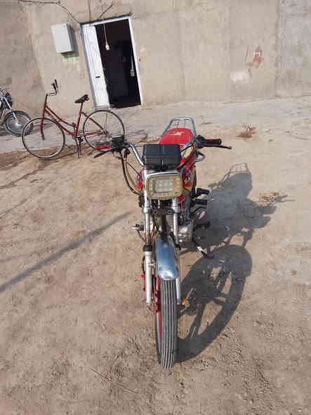 سلام عليكم دراجه لبيع سفانه مديل 22اوراقصولي سلف كرهبايات شغاله  مكان بابل ناحيه نيل  لسعر 450وبيه مجال حك لجيه
