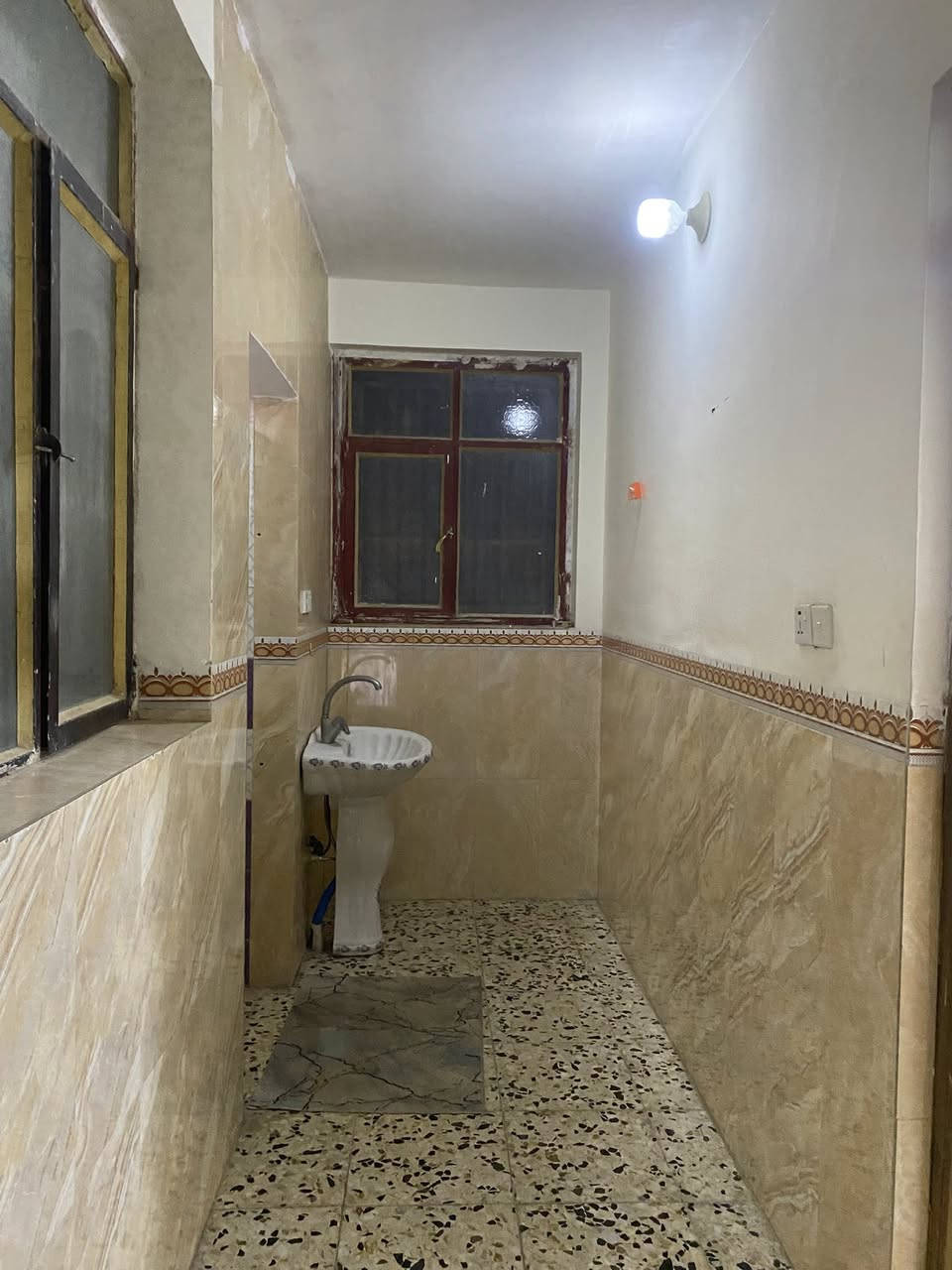 مشتمل للإيجار طابقين معزول 
الزعفرانيه زراعي الربيع عالشارع 
للاستفسار ***********
