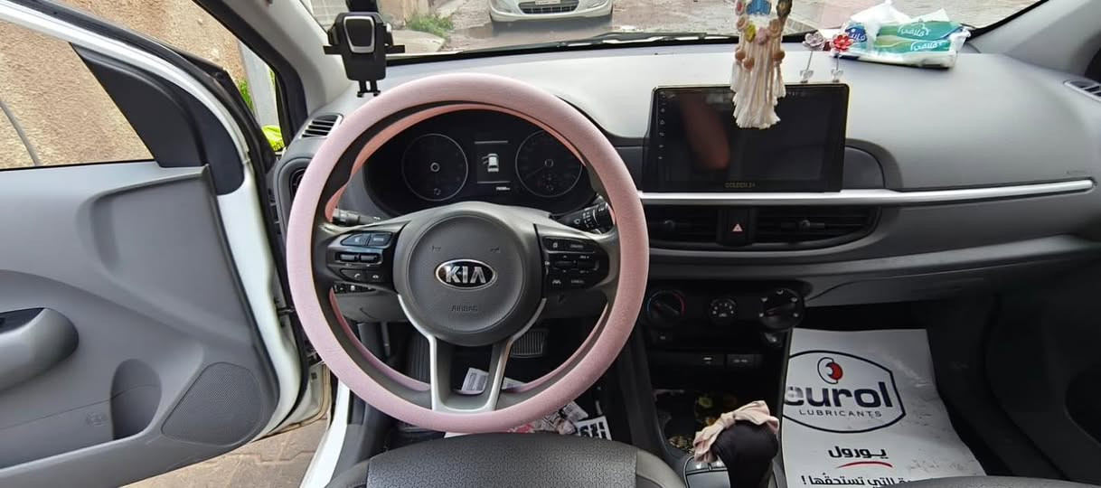 كيا بيكانتو مورنينج وارد كوري ٢٠٢١ فول بدون فتحة

سيارة كلش نضيفة بدون اي نقص كلشي جاهز بية
بدون حادث بدون ايرباك فقط صبغ بنيد وبابتين الراكب فقط صبغ مابية صور حادث هاي وارد موري والسونار مرفق بالصور

مواصفات 
كامرة. حساسات. تدفئة تبريد كشنات. تحديد مسار. قيادة ذاتية. مانع انزلاق. مري شفط كهرباء. شاشة اندرويد. نقطة عمياء بالمراية الجانبية. توقف ذاتي اثناء الخطر حساس تايرات

ماشبة ٧٩ الف. رقم اربيل ب اسمي تريد تحويل او وكاله
سيارة اقتصادية كلش وجاهزة من كلشي 
محرك mpi  ٣ سلندر بدون دوانز وتبريدة ثلج 

السعر ١٠٥ $. 

وبية مجال بسيط تجي وتشوف السيارة وتشلع عيوني واهلا وسهلا

مكان السيارة بغداد الاعظمية. ***********
