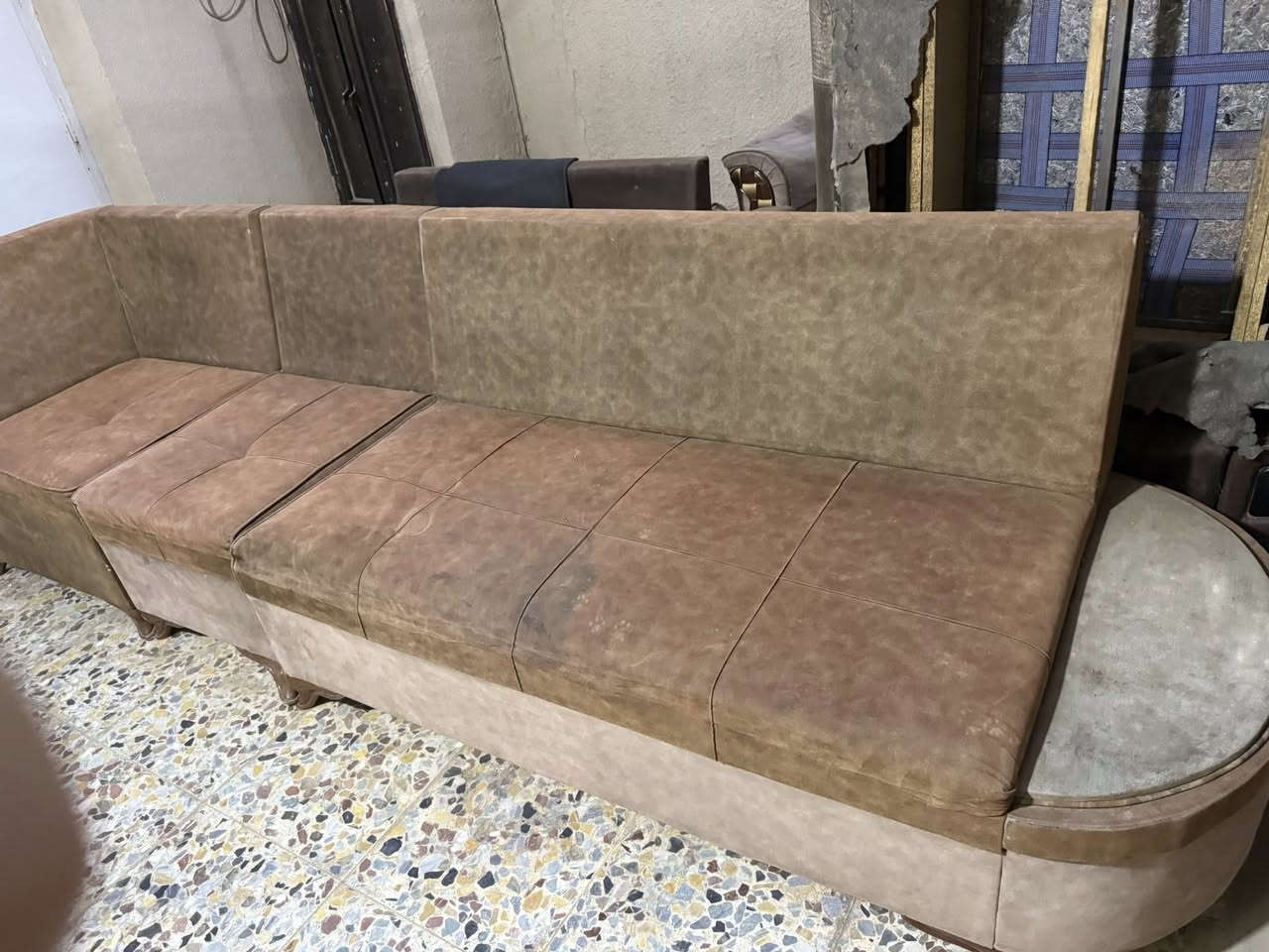 ديوان للبيع ب٢٠٠ بس يحتاج غسل قوي والاسفنج عدل ومبي مشي  مكانه السيديه


**إذا كنت صاحب هذا الإعلان وتريد حذفه لأي سبب، رجاءا أرسل رسالة إلى الدعم الفني**