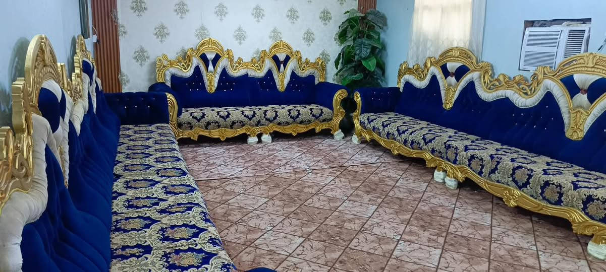 ديوان ملكي 22 مقعد تسكام درجه اولى مستعمل قليل كلش السعر 900 وبي مجال المكان بغداد اكو توصيل ***********
