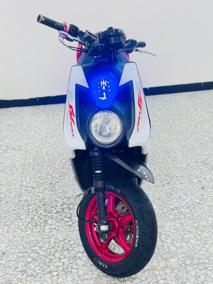 سلام عليكم سكنس جبلي 2014كلجات رياضيه سكان رياضي كاربون الدراجه احله من الصوره دراجه ما صاره هواي من نزلت من الرمبه جديد كلش مكاني بابل حله.السعر خاص أو ***********
