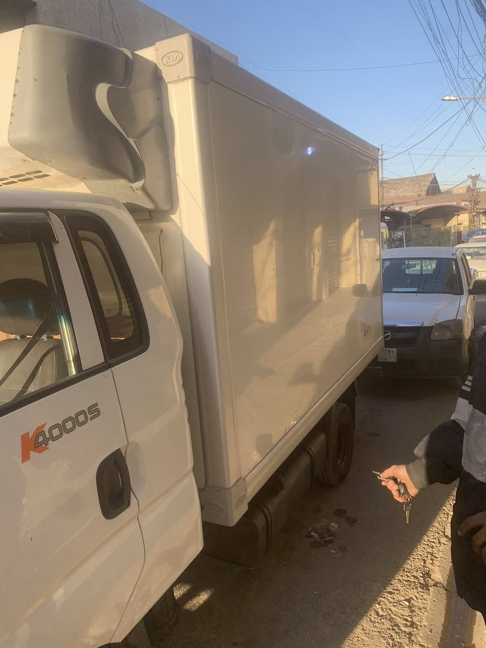 سلام عليكم مرخصة الادمن براد موديل 2015 مكينة 4000 تخم تايرات امامي خلفي جديد حدادية كهربائيات مابيهة كل نقص مكاني بغداد كرادة *********** السعر 162 وبيهة مجال حك الجية
