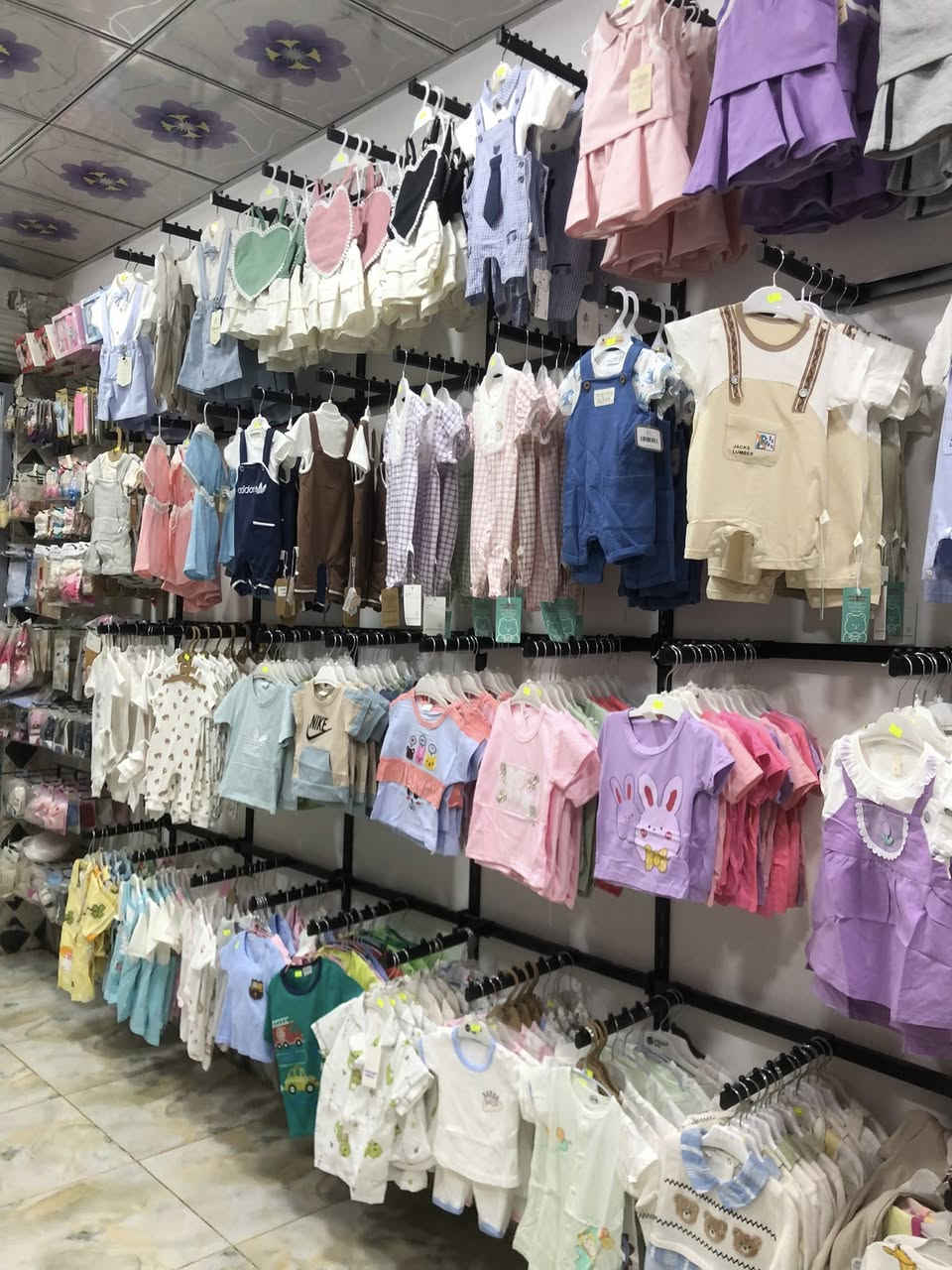 افتتحنا الموسم الصيفي رسمياً! 🎉
كشخة العيد والصيف تبدأ من عدنا! ✨👶
​يا يابة على جمال قطعنا الجديدة! اليوم فتحنا الموسم الصيفي وبدينا نستعرض الكم أحلى الموديلات اللي تخلي أطفالكم "فد شي" بالطلعة. 🧿
#اليمان_بيبي/ديالى بعقوبة الرحمة قرب المنتزه
للطلب والاستفسار راسلونا ع الخاص
واتساب:***********
سارعوا بالحجز لأن الكمية محدودة جداً! 🏃‍♀️💨
#ملابس_اطفال #العراق #صيف_2026 #كشخة_اطفال
