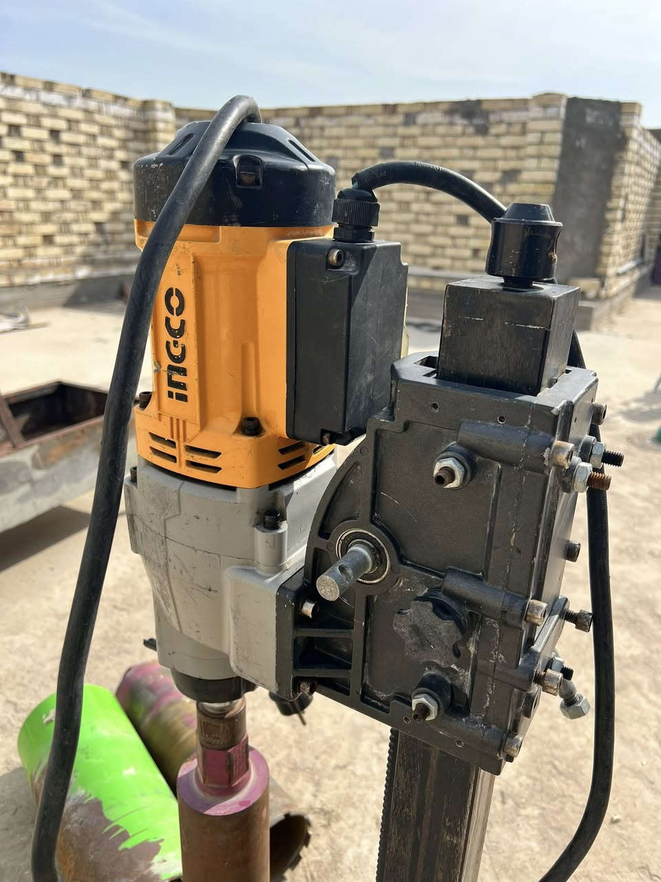 دريل كور استعمال قليل على شرط وفحص  مع الماحقات السعر 300 الف
عنوان نجف رقم موبايل ***********
