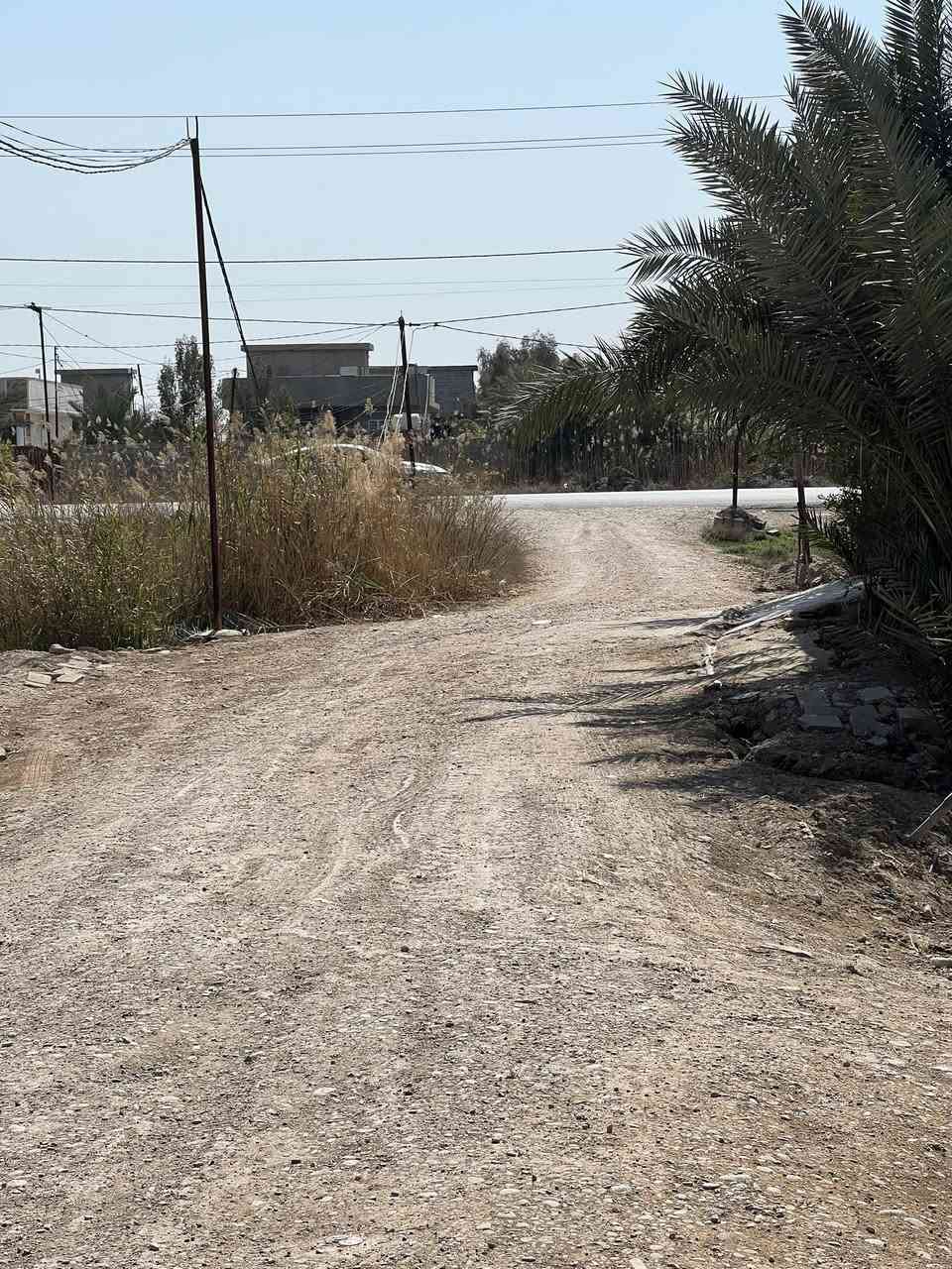 السلام عليكم ورحمة الله دار للبيع مساحته 200متر بيت مطلوب سكان سعره 130 بي مجال في جديده الاغوات قرب ماركت السجاد خامس بيت عل شارع الاستفسار يوجد وأتساب ومازنجر ***********
