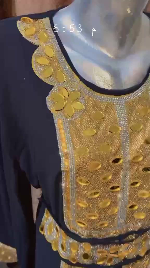 ...عندي هاي .فستان مااعرف قفطان ..مهم . جديد جديد .غير مستخدم ...قياس  3اكس. ..يلبس وزن 85..لون اسود .ولون ماروني ..الواحد ب 15. اثنينهم 25


**إذا كنت صاحب هذا الإعلان وتريد حذفه لأي سبب، رجاءا أرسل رسالة إلى الدعم الفني**