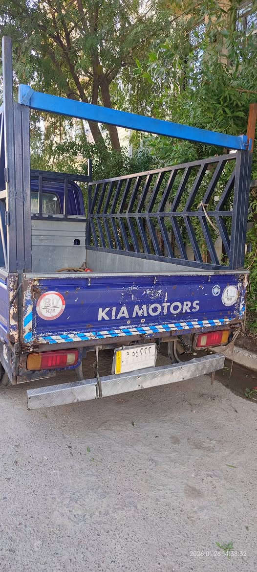 السلام عليكم
كيا بنكو 2001 
باسمي رقم بغداد 
السيارة كفالة عامة كير مكينة اكسل
كشر لا صبغ لا حادث 
السيارة صارلها عندي 23 سنة على ايدي 
كهربائيات كلها شغالة بلادي 
داخل نضيف 
مكاني بغداد شارع فلسطين 
*********** متوفر واتس غير متواجد فيس بوك 
السعر 75 ورقة
