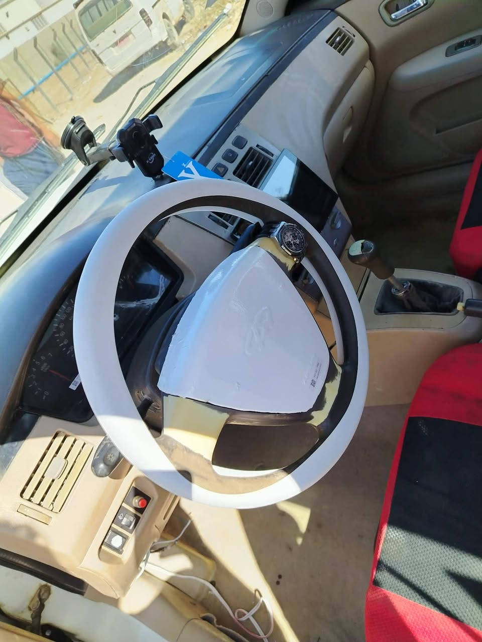 السلام ۈعـْليگمٌ-ٱلسّلٱمّ:ﯙرحـّمَة ٱللـّہ ۈبٌرگـّاتہ شيريA5للبيع السيارةجاهزةمن كلشي مكان ديوانية السعر25 وبيهةمجال قليل رقم الهاتف ***********وذااكومراوس بصفرةعادي
