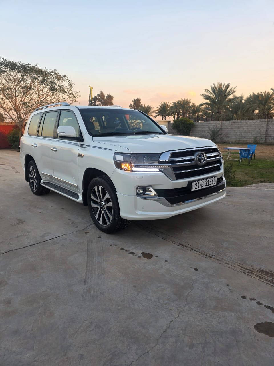 السلام عليكم للبيع لاندكروز موديل 2019ساز كراند تورنك فول موصفات مكفوله من الصبغ والتبديل والبارد ماشيه 88 رقم اسليمانيه بأسمي السعر 540 مكان بغداد بسمايه    الهاتف ***********
