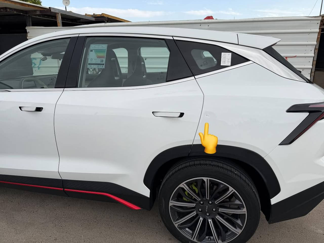 السلام عليكم 
جيتور داشنك فول  
رقم بغداد باسمي
الموديل : 2025
المحرك:16 تيربو 
العداد : 18الف
ضمان شركة هارلم
بيه طخه بالجاملغ الخلفي بس مأشر عليه 
المواصفات:
*5 راكب 
* ويل قياس 20 أنج 
* بانوراما
* كاميرا محيطية 360 درجة
* ثلاجة 
* شاشة لعرض القيادة 
* تحذير مغادرة المسار رادار
* نقطة عمياء 
* شاحن هاتف لاسلكي
* المقاعد كهربائية تدفئة وتبريد 
* بلوتوث 
* نظام المساعدة على النزول من المنحدرات  
* المرايا الجانبية كهربائي
*صندوق كهربائي
* حساسات خلفية
* محدد سرعة
* دخول ذكي (بصمة)تشغيل عن بعد* ⁠
* انارة محيطية
* هاند بريك كهربائي
* نظام الخرائط (GPS)
* مؤشر لضغط الاطارات
* 8 سماعات 
السعر 27 مليون وبيه مجال 
مكاني بغداد حي الجهاد 
***********
