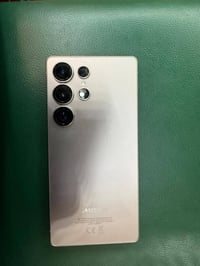 نضافة ١٠٠ • ذاكرة ٢٥٦ • شاحن اصلي