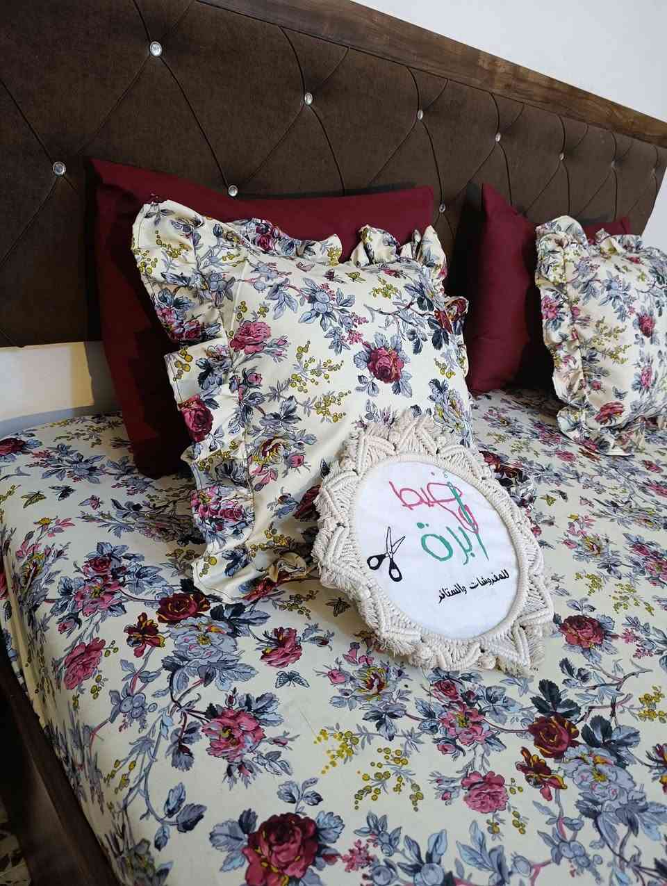 الاختيار عليكم والتصميم عليا 😘✌️
اوردر زبونتنا 
تلبيسه مندر لاستيك داخلي ووجهين مخده ووجهين كوشه 
نوع القماش همايون اماراتي درجة ثانية خامة ثقيله 
السعر 20


**إذا كنت صاحب هذا الإعلان وتريد حذفه لأي سبب، رجاءا أرسل رسالة إلى الدعم الفني**