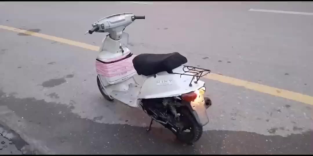 السلام عليكم ورحمة الله وبركاته
ماطور ياماها فول شرط المكينه  اشاير يمين او يسار شغالات 
السلف شقال بس يحتاج باتر ي الماطور بي خلل الزنجيل  مكطوع يعني  يحتاج زنجيل  الماطور  فول شلعه فول  بس يحتاجلو  زنجيل  للمراوس اب ماطور شحن  أو بانزين  العنوان حي انتصار 30 ملاحظة  انتا تجي


**إذا كنت صاحب هذا الإعلان وتريد حذفه لأي سبب، رجاءا أرسل رسالة إلى الدعم الفني**