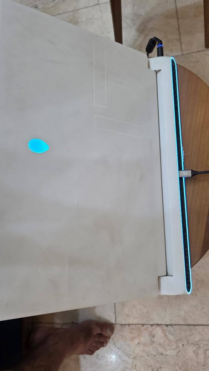 لابتوب كيمنك ومونتاج الين وير  فول مواصفات حجم الشاشه ١٧  تدعم 360hz
Alienware x17 r1
1- cor i7 11800h
2- ram 32 gb
3-gpu rtx 3070 8gb 
4- hard ssd nvme 1 tb
للبيع فقط مليون و٥٠٠ وبيها مجال


**إذا كنت صاحب هذا الإعلان وتريد حذفه لأي سبب، رجاءا أرسل رسالة إلى الدعم الفني**