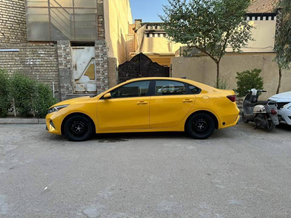 سلام عليكم كيا فورتي مديل 2023 وارد أمريكي حادثها باب السايق السياره ليبل واحد السياره ارباك برده فقط كير مكينه 2000 منضومه غاز منضومه زنون تخم تاير جديده الداخل مدوشمه الجنط مغلفه ماشيه 40 بغداد أرقام أجره بسمي السعر 174وبيهه مجال مكان بغداد الدوره رقم الهاتف ***********
