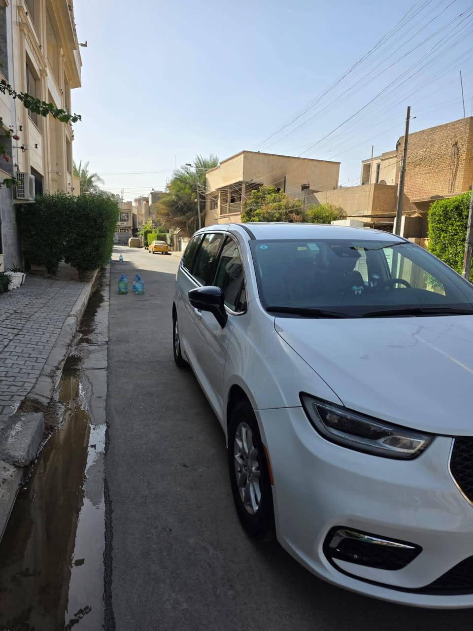 🚨 للبيع | كرايسلر باسفيكا 2024 🔥
📍 الموقع: بغداد -الاعظميه 
✨ المواصفات:
🔹 تشغيل بصمة + تشغيل عن بعد
🔹 كشنات كهرباء 
🔹 بيبان كهرباء + الجنطة كهرباء
🔹 شاشة + كاميرا خلفية
🔹 إنارة LED أمامية + بك لايت LED
🔹 داخل جلد فخم
🔹 رادار أمامي + نظام تحديد المسار
✅ الضرر موضح بالصور  بدون ايرباك 
 حادث دعاميه وخشم الجاملغ فقط
 المحرك سليم بالكامل
📏 ماشية: /21 ألف 

💰 السعر: 265 ورقة 🔥🔥

📞 للاستفسار: 
***********
