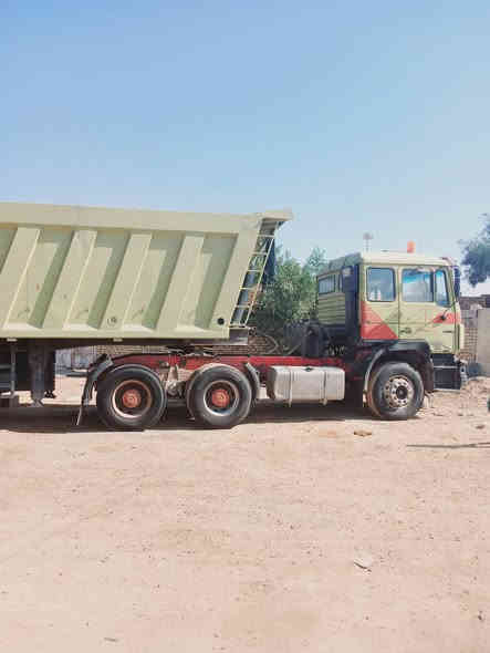 السلام عليكم مان للبيع ماكينه غلق عادي مجموعه وربع من الاسد تنباع راسه عربانه علىم.  ***********
