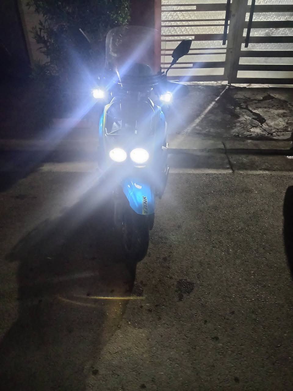 دراجه أباتشي 2025 للبيع
لايت زينون عالي وناصي
دبل سويج دبل بصمه (تشغيل عن بعد)
الملف 3000 نظام ثلاث سرع السرعه الثالثه تمشيك 90حقيقي الشحنه الوحده تمشيك 80 km
الدراجه جديده بمعنى الكلمه بالعافيه علياخذها
السعر 1250 وبيها مجال كلش بسيط مكاني
بغداد حي الجهاد ***********..
... ست بطاريات مسطره،،،،
