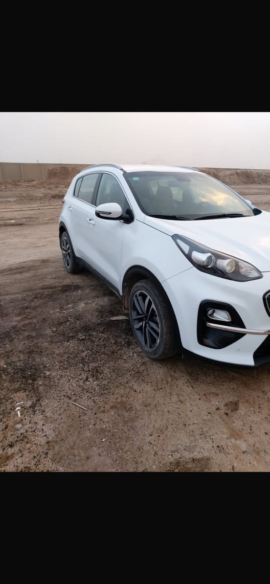 السلام عليكم
كيا سبورتج 2020 باسمي ماشيه 80 آلف السياره بيها صبغ كد شبر بالدعاميه الخلفيه وبيها بارد بسيط السياره بصمه ترحيب السعر 200 وبيها مجال بسيط 
مكاني بغداد الشعب 
***********
