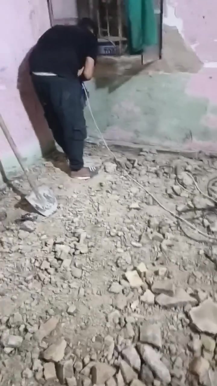 السلام عليكم  كادر تفليش وقلع ارضيه قلع كاشي تكشير جدران اتصل على رقم وبخدمتك ***********
