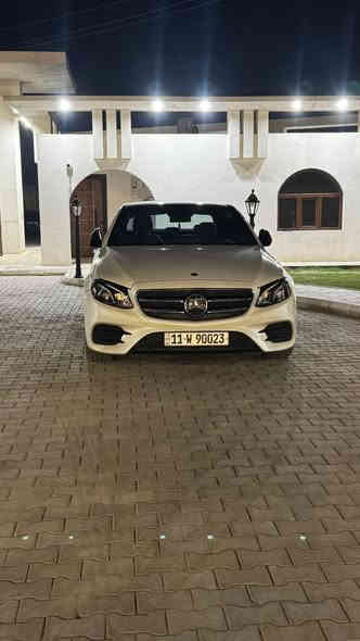 مارسدس E350 موديل 2020 وارد أمريكي كفاله بدون صبغ وبدون تبديل وبدون غرق كلين تايتل  رقم بغداد بأسمي فول موصفات / بانوراما جلد تدفئه تبريد كشن مساج فول كهرباء دواخل 7 ألوان كت AMG ويل كب اصل رادارات جانبيه واماميه حراريه مع 4 كامرات محرك 4 سلندر توربو السياره جاهزه بدون اي نواقص شرط مراجعه صيانات دوريه بشركة مارسدس للبيع او مراوس حسب القناعه والسياره احله من الصوره بالواقع مكانه النجف الأشرف /***********/ سعر السياره 340$ مع مجال بسيط
