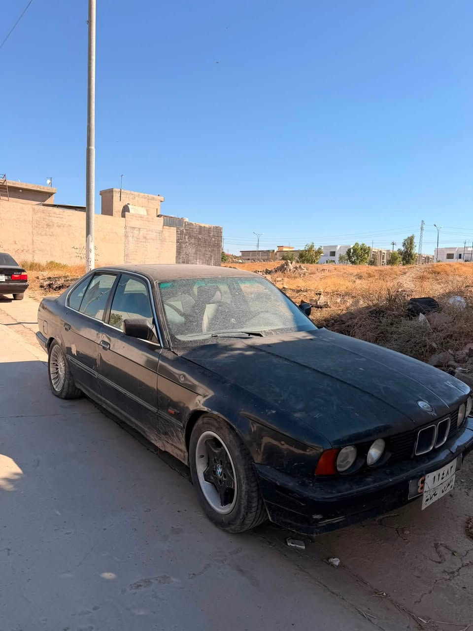 بي ام محرك 530 مفتوح گير عادي موديل 1988 شرط تحويل وكاله يوم ثاني***********سعر. ٣٥
