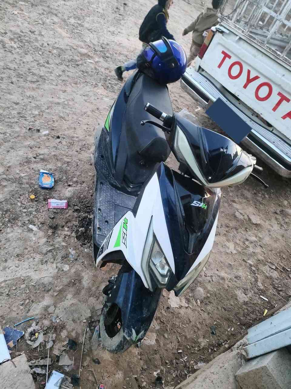 ماطور شحن للبيع فول
يمشي 70كم 
باتريات نضيف ليثيوم 
6 باتريتات 
شغال كامل 
كير بك 
4 سرعات 
سرعته 70 
ماطور عملي و كلشي شغال متوازي و اريد ابيع 
📍 المكان: ___ الايمن حي نهروان 
💰 السعر: ___  600 (قابل للتفاوض للجاد)
📞 الاتصال: ___ ***********
